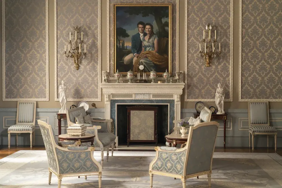 Foto del set de Bridgerton y uno de los decorados que impulsó la tendencia Regencycore.