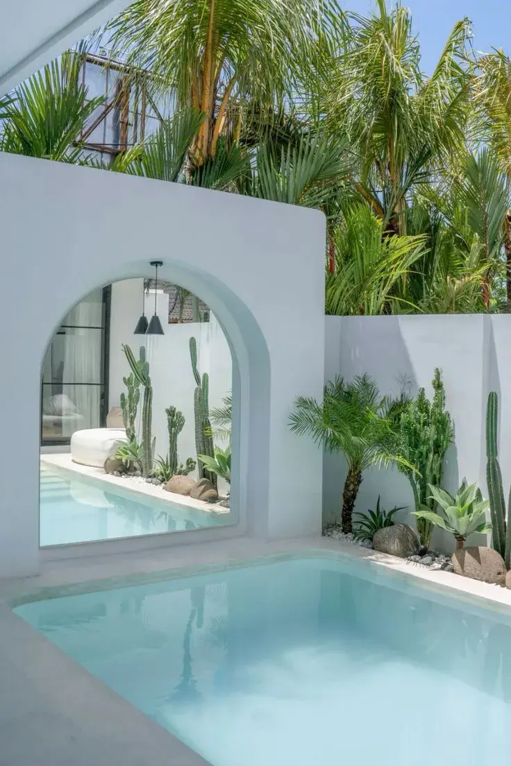 El concepto no es nuevo: tiene origen en prácticas de diseño oriental y en la arquitectura moderna del siglo pasado