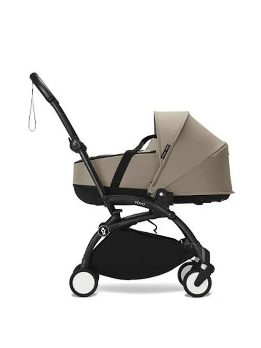 En la primera salida pública junto a su hijo Dante, Úrsula Corberó fue vista en Barcelona con un Stokke YOYO, anteriormente conocido como Babyzen YOYO.