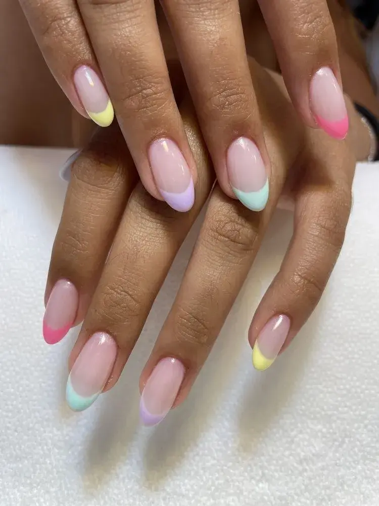 Manicura francesa de verano: 7 diseños a puro color