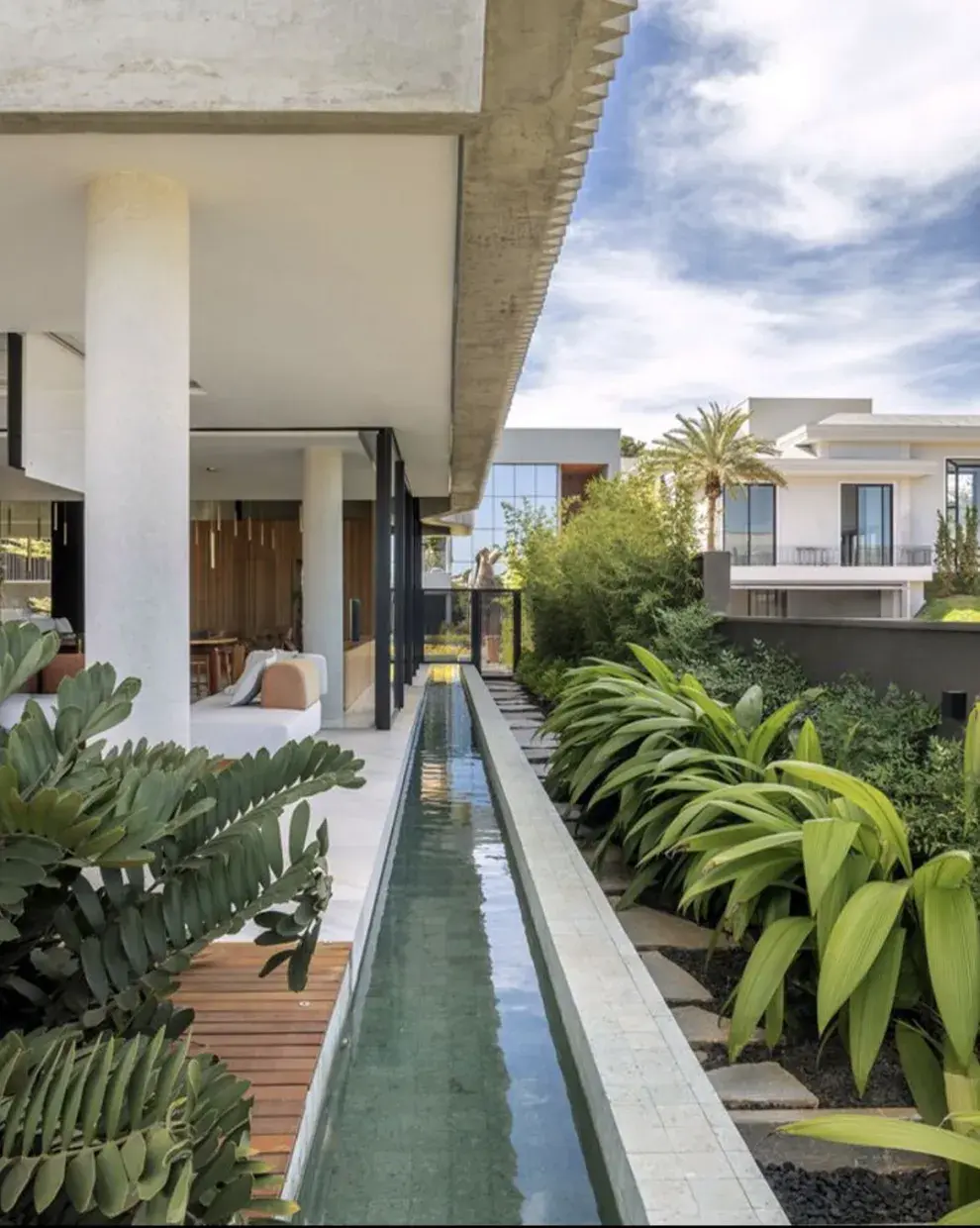 El concepto no es nuevo: tiene origen en prácticas de diseño oriental y en la arquitectura moderna del siglo pasado