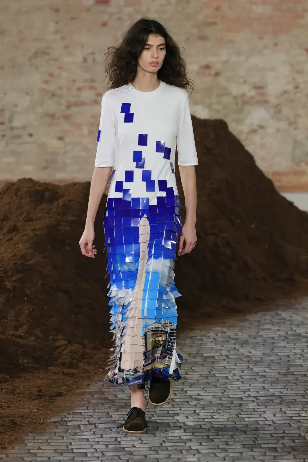 El obelisco no podía faltar en el desfile de Moschino