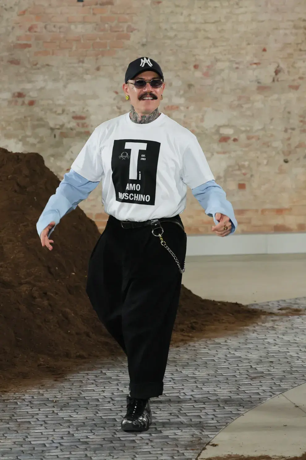 La marca italiana presentó su nueva colección bajo la dirección creativa del diseñador argentino Adrián Appiolaza.