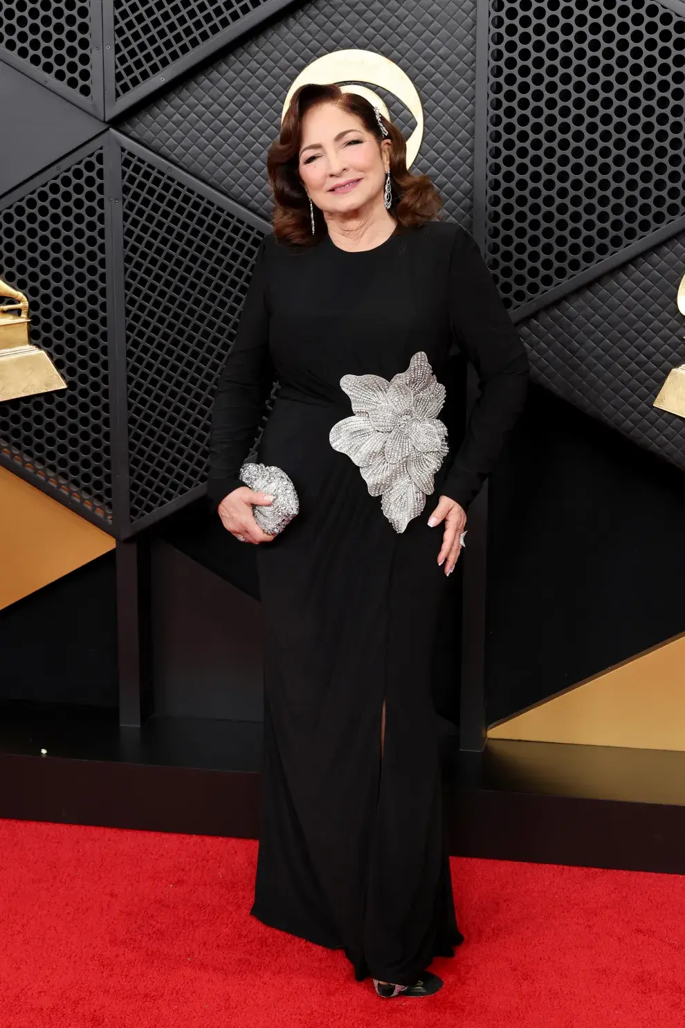 Gloria Estefan en la alfombra roja de los Grammy 2026.