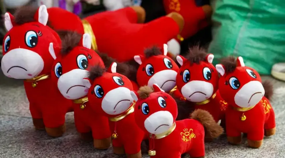 La viralización del caballo llorón no solo lo hizo popular entre usuarios sino que también impulsó su demanda comercial.