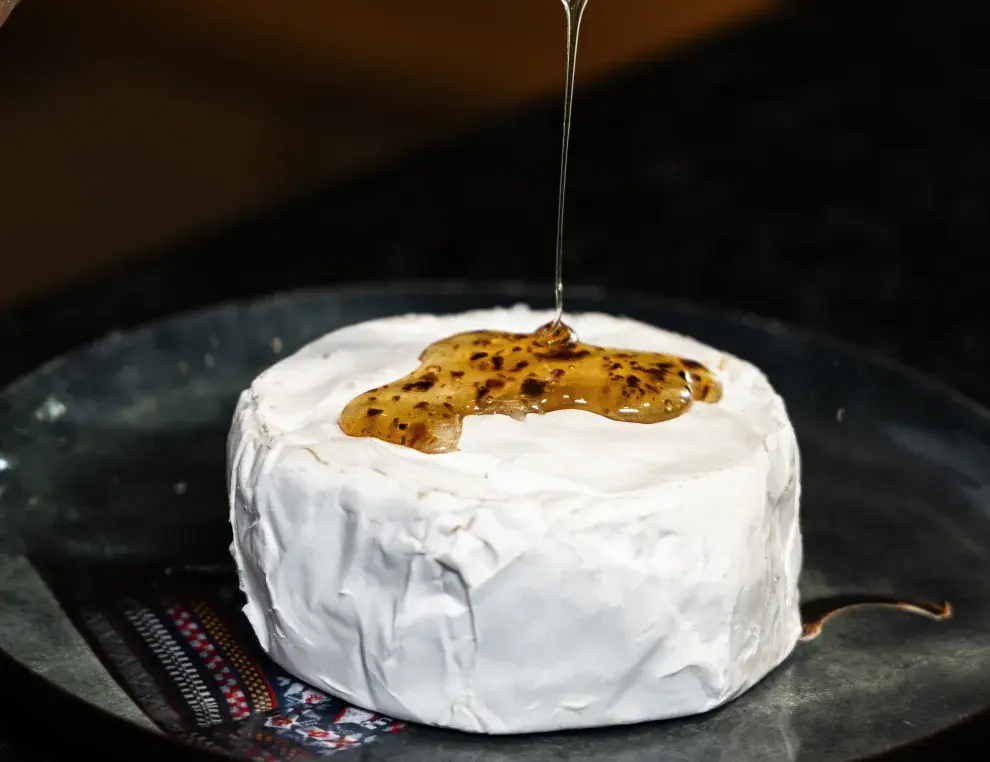 Joaquín Vasco Wine, con sus delicias españolas.