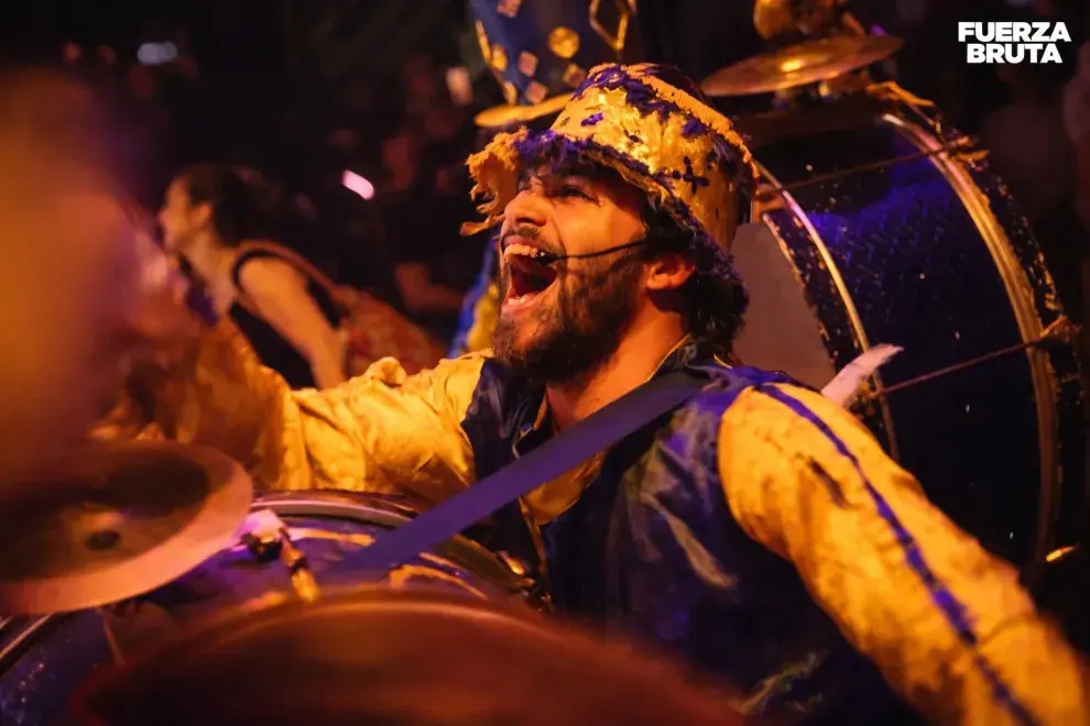 Fuerza Bruta ft. Los Amantes de La Boca