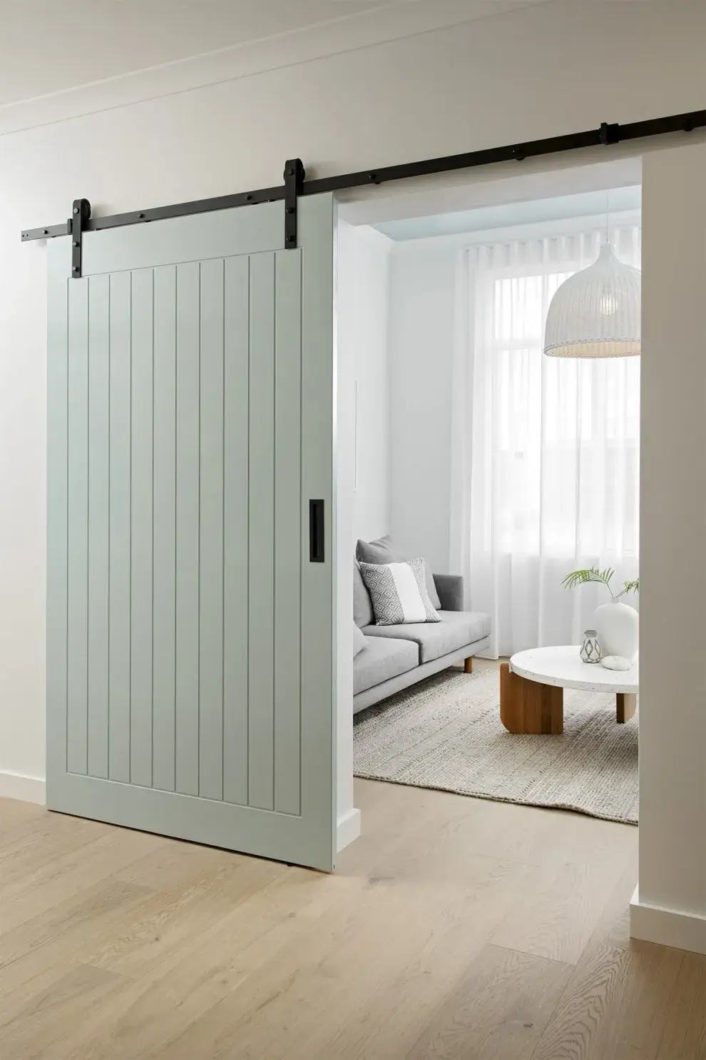 Las puertas tradicionales pasaron de moda: estas son las ideas para renovarlas en 2026