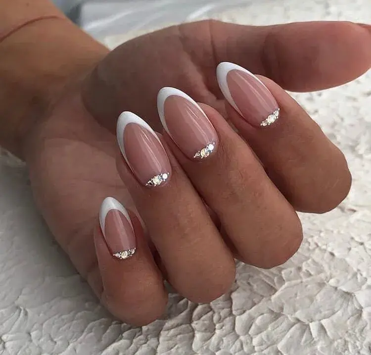 Uñas para Carnaval 2026: 10 ideas con brillo sutil para hacer en casa