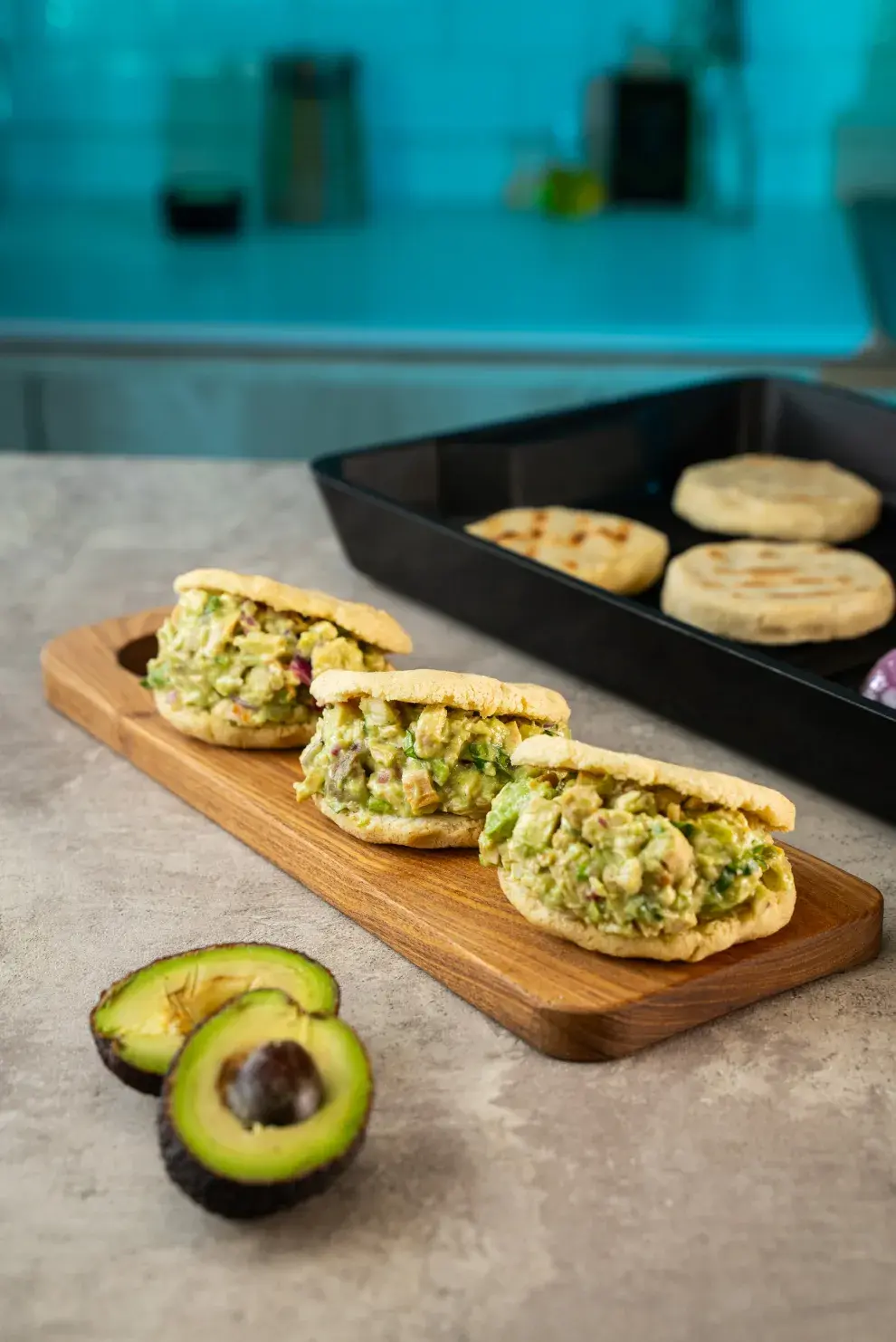 Arepas con pollo y palta
