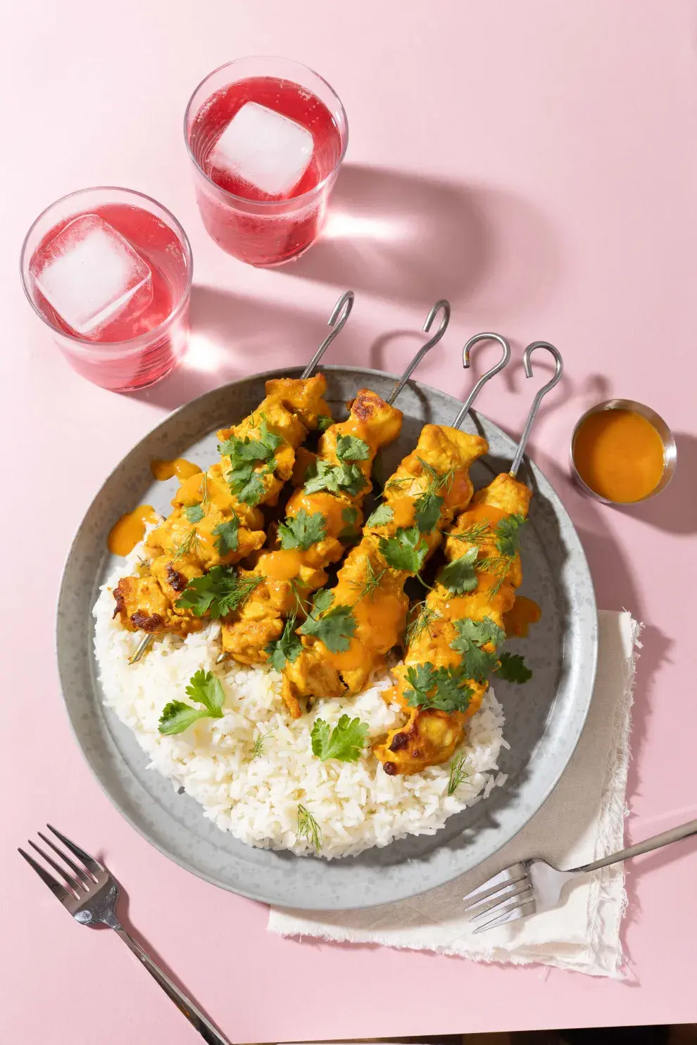 Shish tawook de pollo con arroz y leche de coco