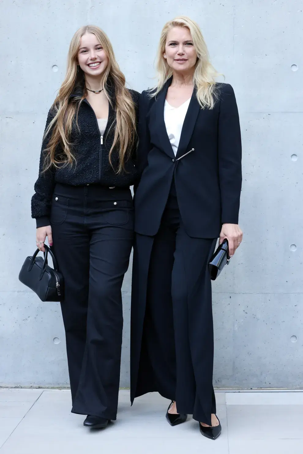 Valeria Mazza y Taiana Gravier en el desfile de Armani