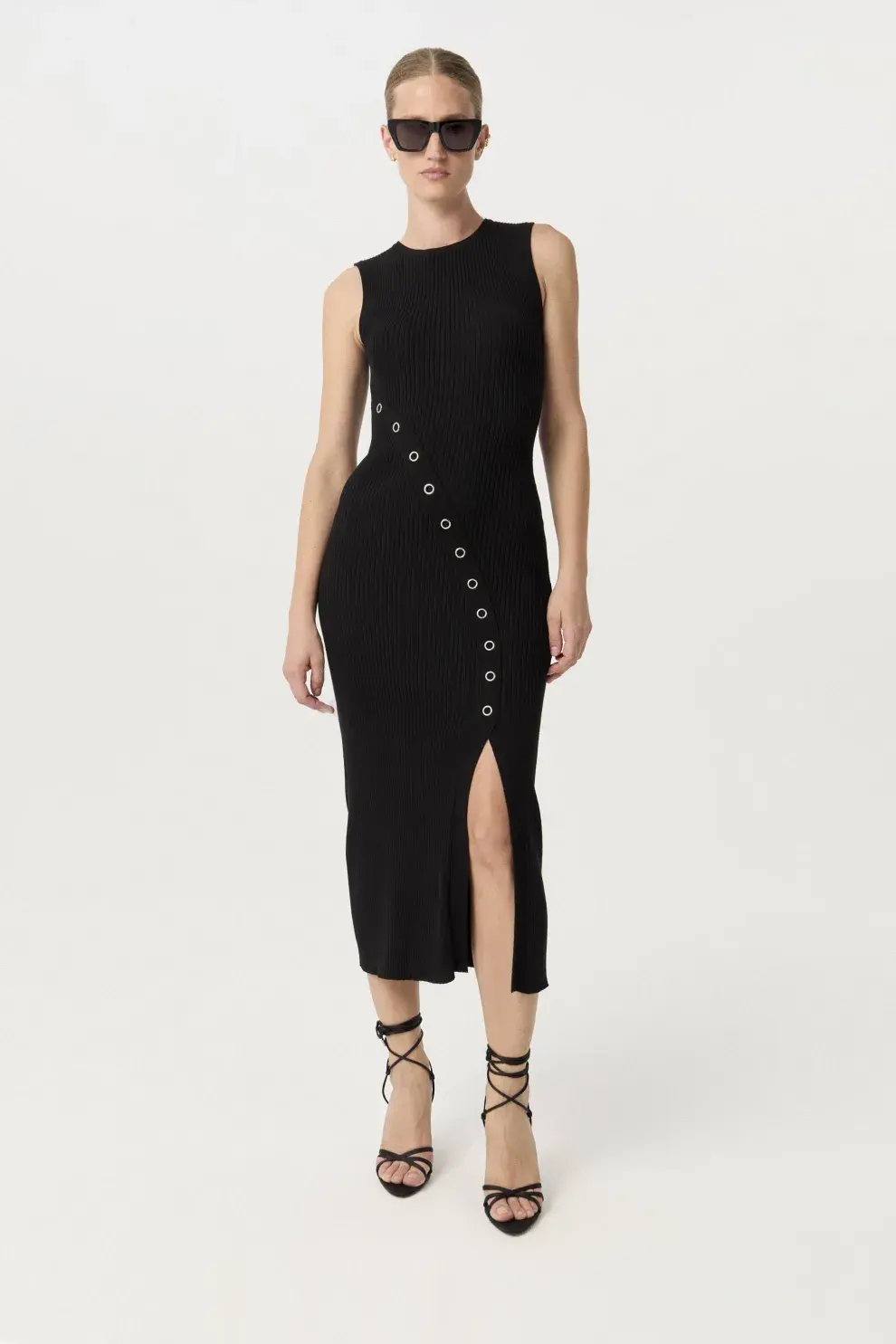 Vestido tejido en punto acanalado de Markova, en oferta de fin de temporada a $66.000.