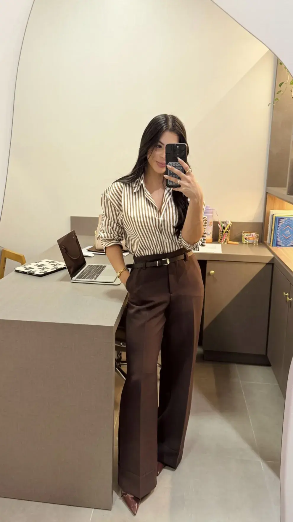 Office girl: cómo armar un armario cápsula con pocas prendas para ir a trabajar