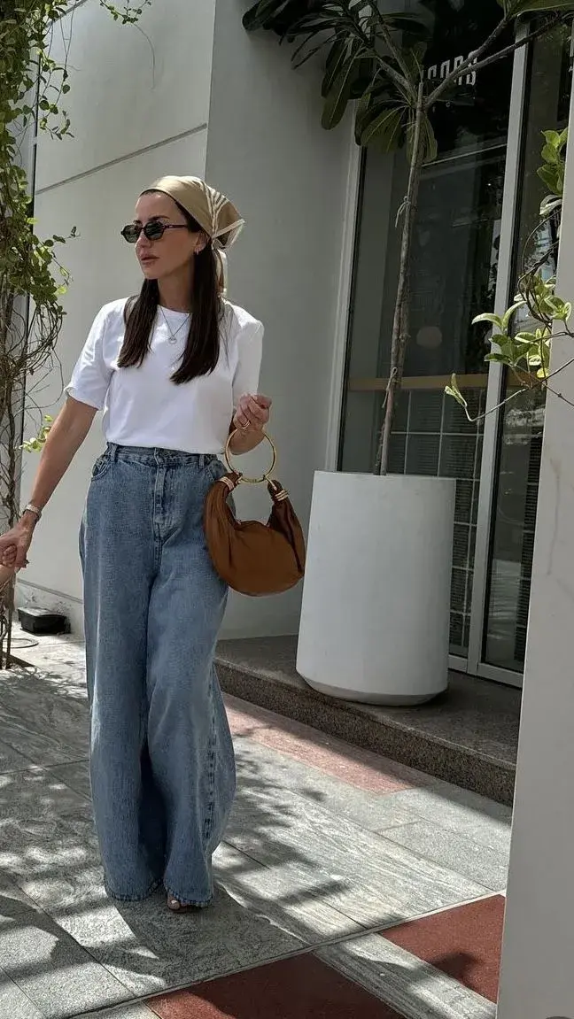 Lejos de ser todos iguales, los jeans ofrecen múltiples posibilidades según su tonalidad. Más que sumar prendas, la clave está en aprender a combinarlas mejor.