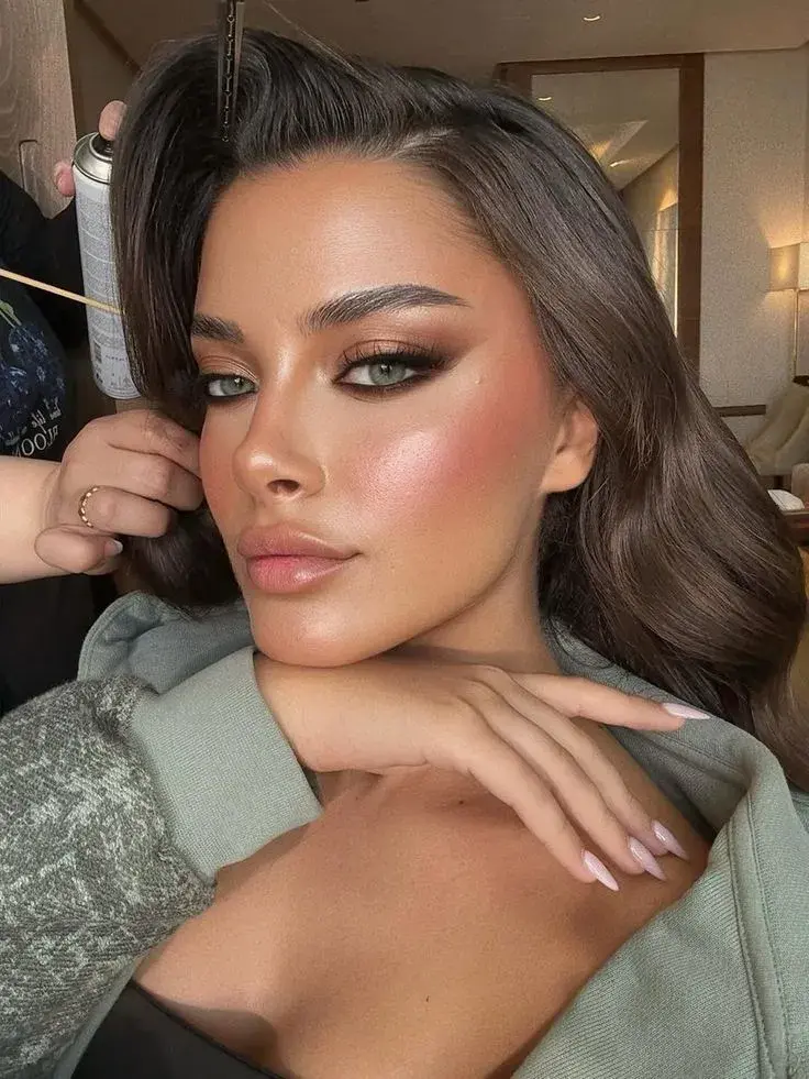 Makeup de otoño: qué es el golden grunge, la tendencia viral en redes