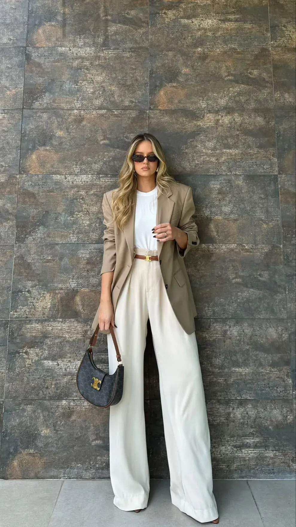 Office girl: cómo armar un armario cápsula con pocas prendas para ir a trabajar