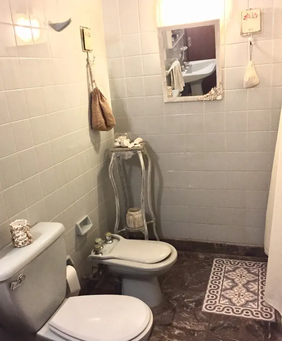 Adiós a la alfombra de baño tradicional: la tendencia superadora de 2026