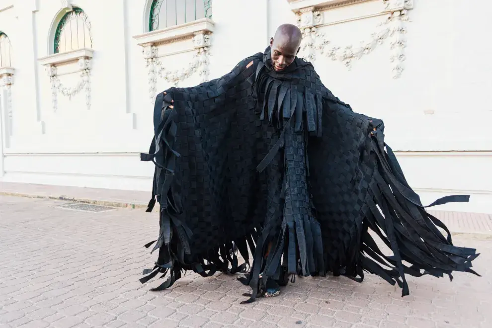 Una prenda-obra de arte, De Crisci.