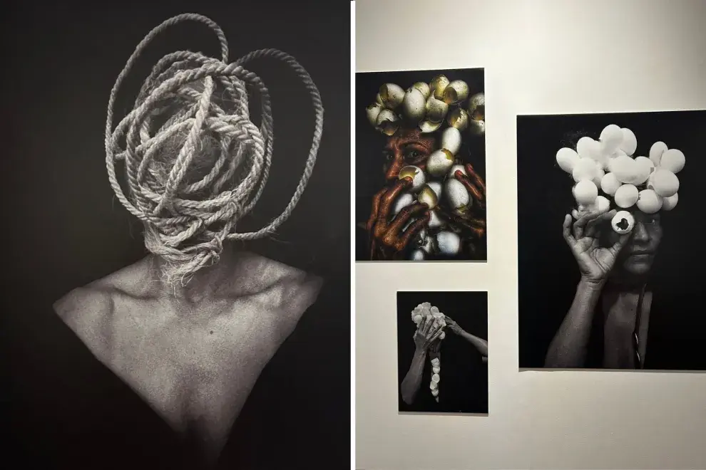 Los autorretratos de Batista transmiten estados de ánimo contundentes.