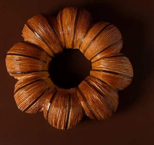 El chef también sumó una rosca suisse de chocolate, una reinterpretación del tradicional postre de Pascuas.