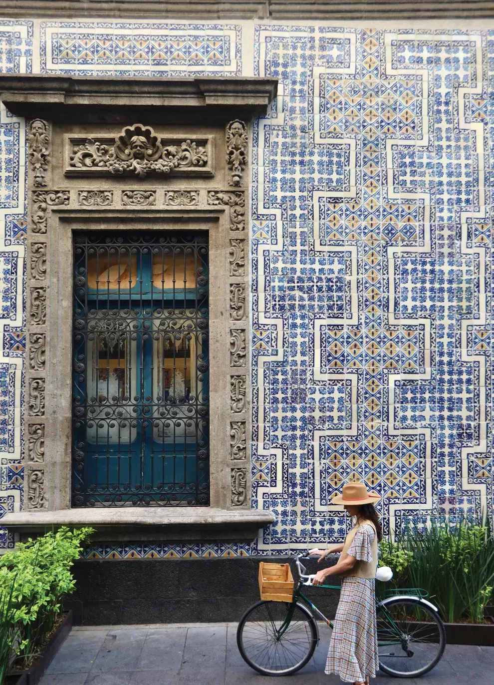 La casa de los azulejos es una joya virreinal que amerita un buen paseo en bicicleta