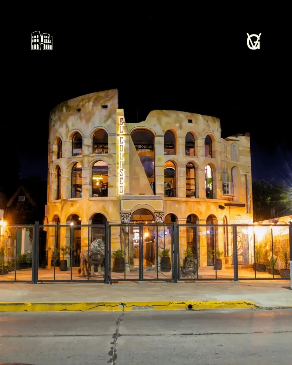 La construcción se encuentra en el partido de Ituzaingó y forma parte de un proyecto urbano impulsado por el arquitecto Rubén Díaz, quien en los últimos años desarrolló distintas réplicas monumentales inspiradas en íconos internacionales.