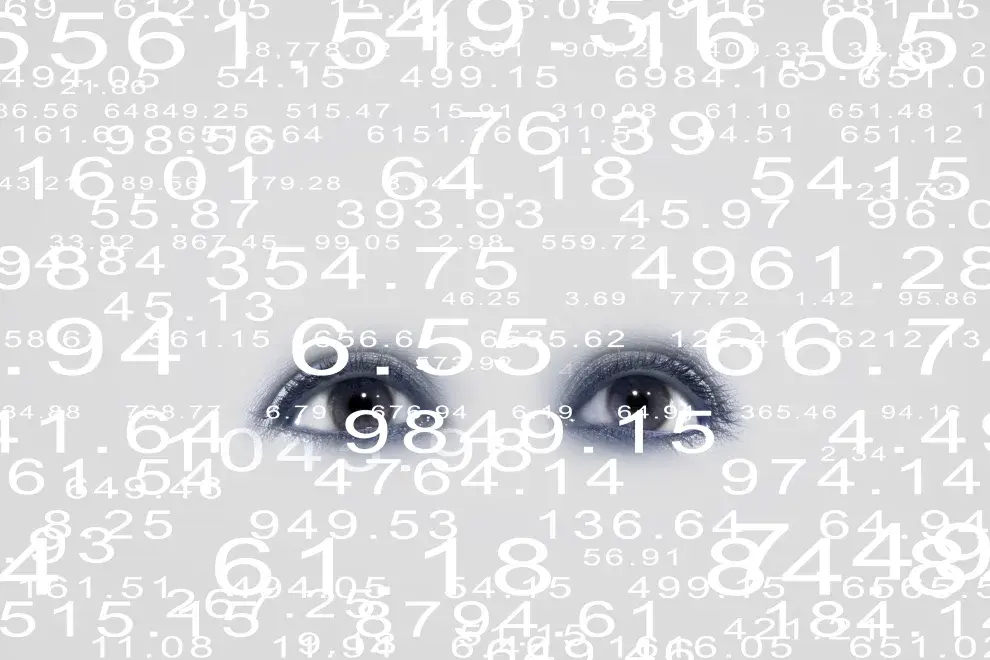 Arte de ojos humanos rodeados de números.