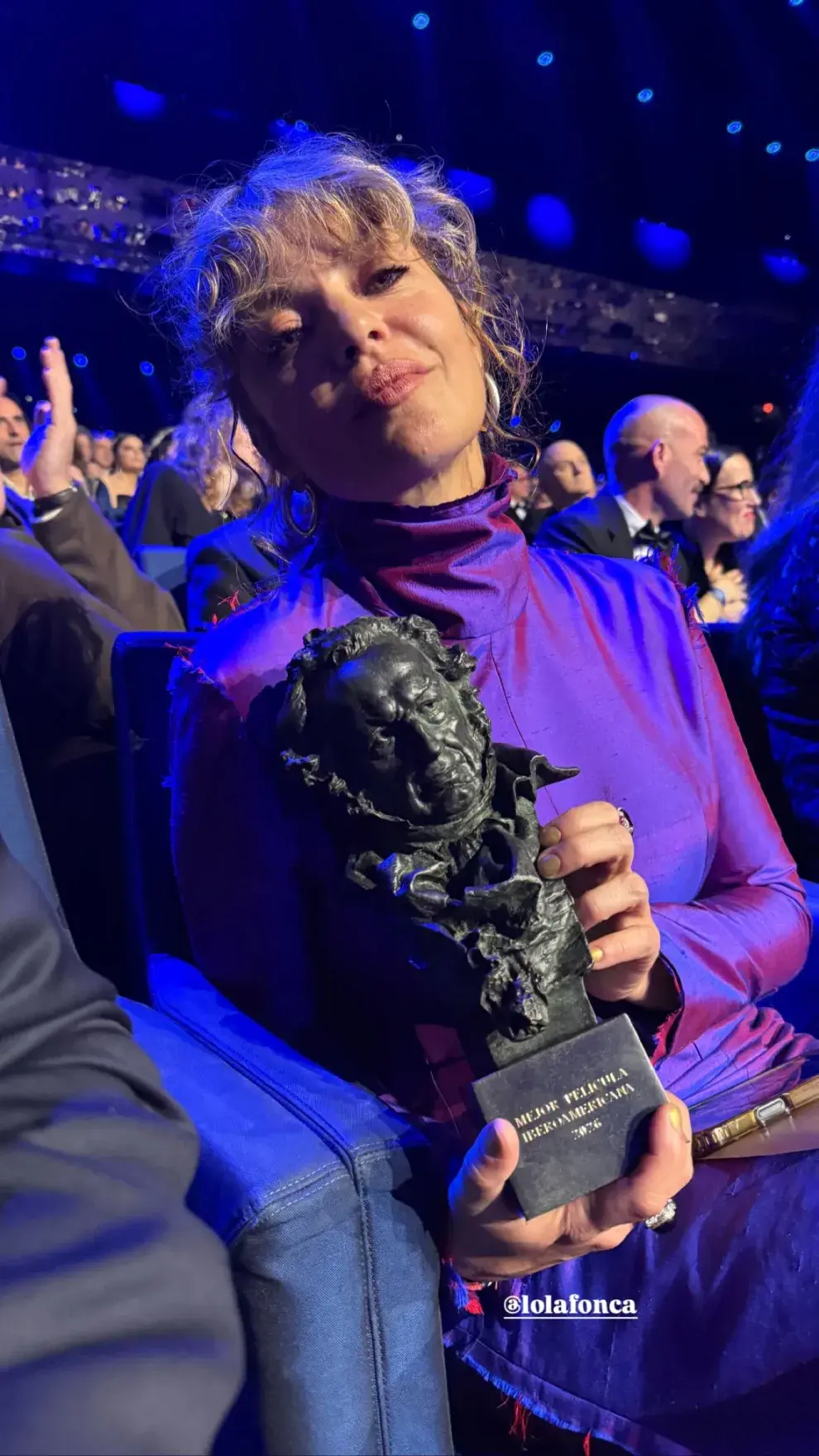 Dolores Fonzi con el premio Goya por la película Belén.