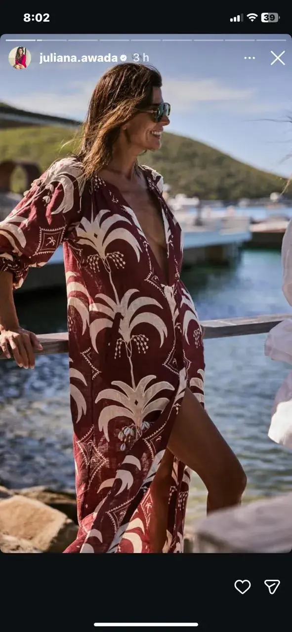Juliana Awada con una camisola amplia y bien cómoda
