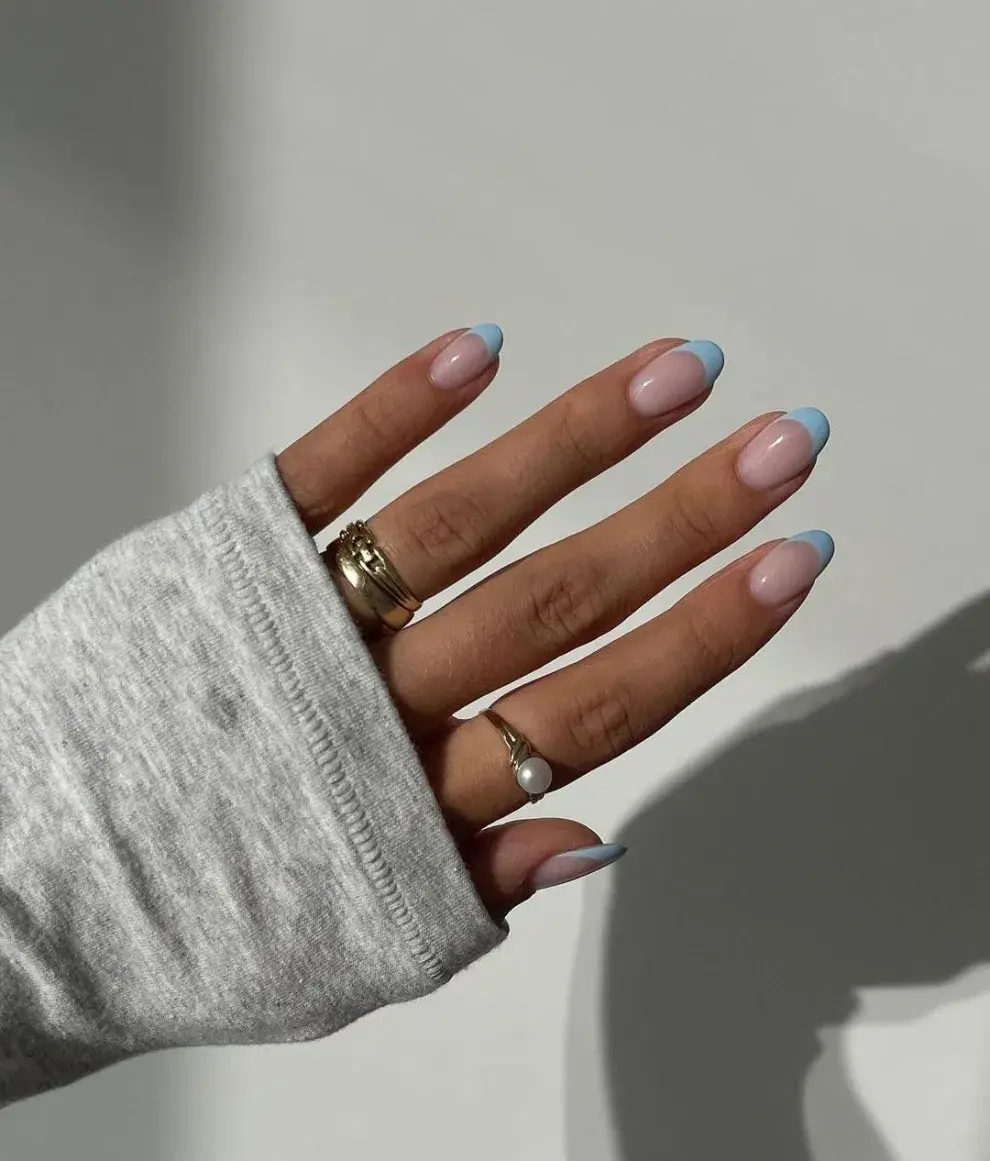 10 diseños de manicura francesa en colores pastel