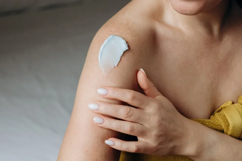 Más allá del rostro: por qué la hidratación corporal también es clave para una piel sana