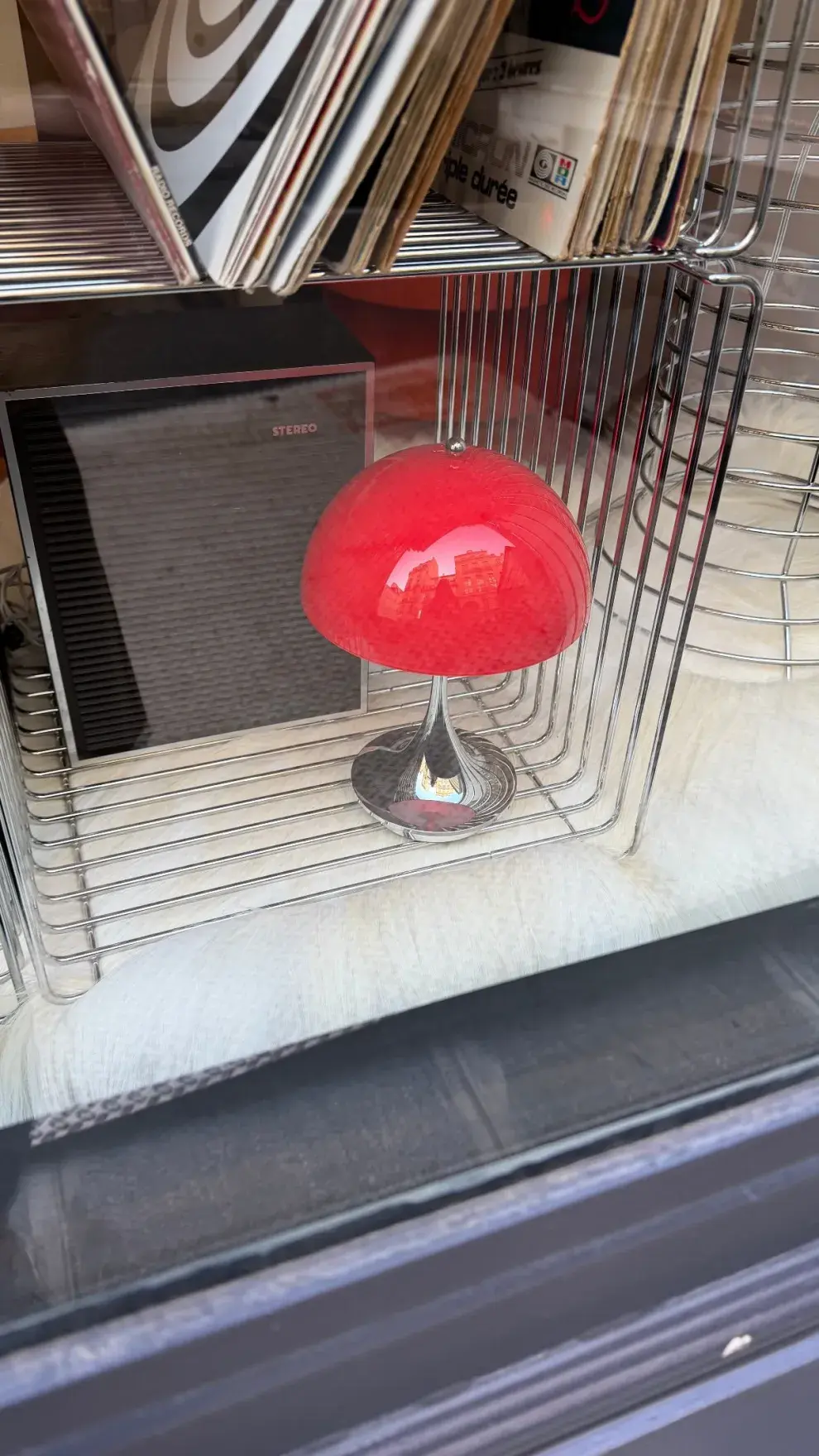 La lámpara que eligió Juliana Awada durante su estadía en París