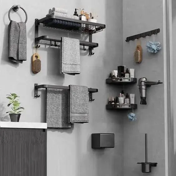 Foto de Objetos de diseño en el baño.