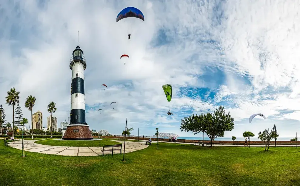 El Parque Antonio Raimondi, en Miraflores, Lima, ideal para una escapada.