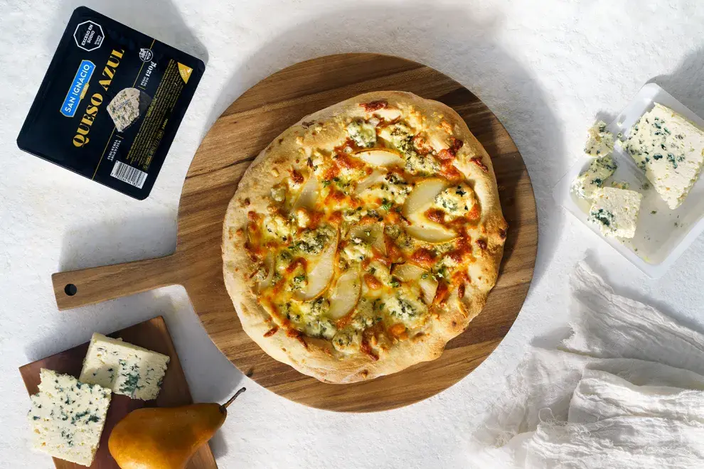 Pizza de queso azul y peras.