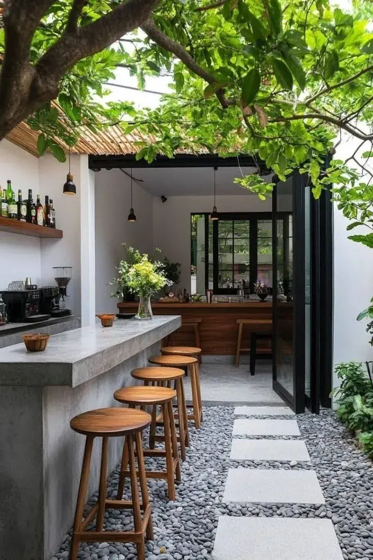 Del cemento al verde: ideas para reinventar el quincho y llenarlo de naturaleza