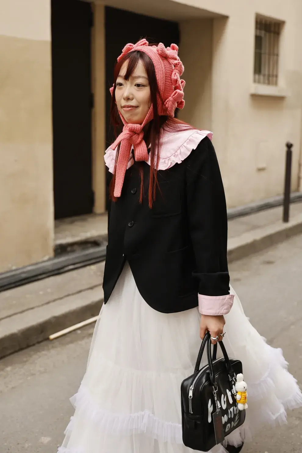 Foto de mujer con Balaclava de diseño.