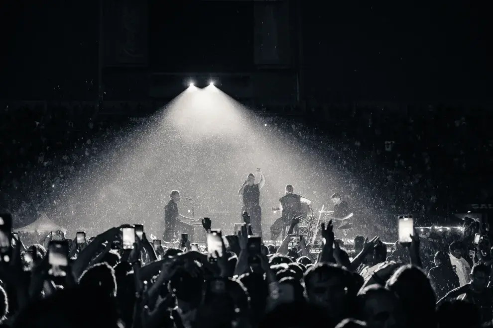 Tan Bionica bajo la lluvia en Velez