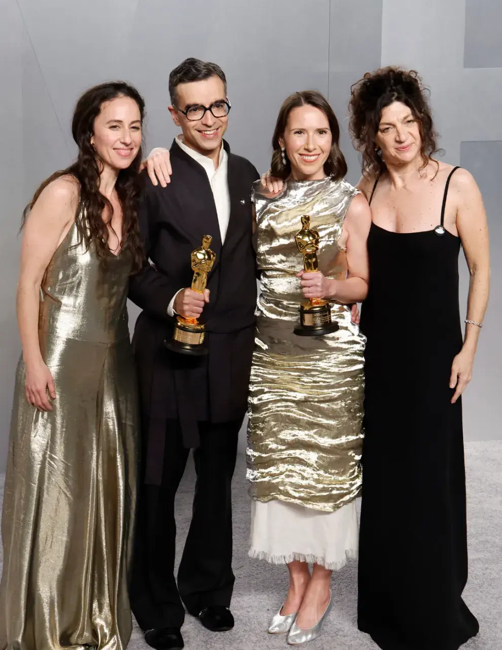 Violeta Kreimer, Alexandre Singh, Natalie Musteata y Valentina Merli en la fiesta de Vanity Fair por los Oscar 2026.