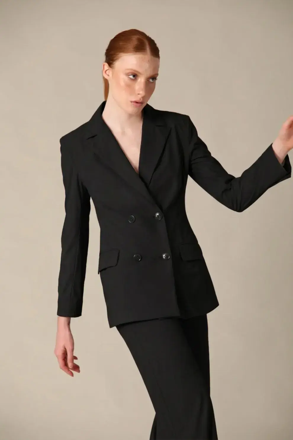 Un blazer clásico y con buen calce te va a durar años (CRUX $680.000,00)