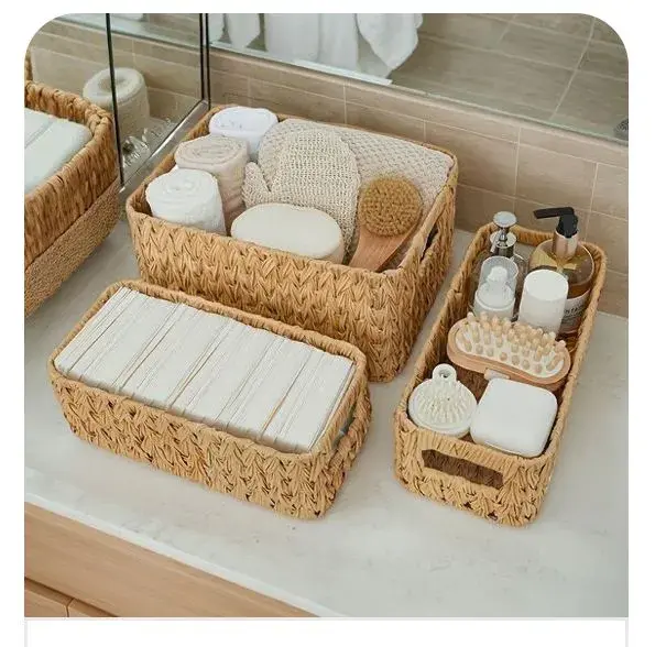 El caos en el baño suele empezar por lo mismo: frascos acumulados, cremas abiertas, productos duplicados y poco espacio para organizar.