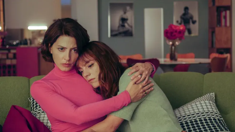 Mayo trae al cine la esperada nueva película de Almodóvar