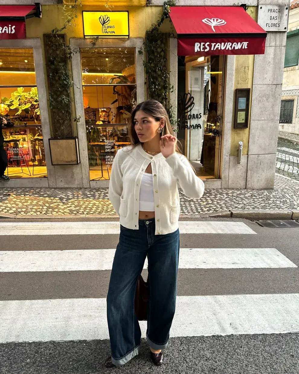 Esta es la prenda clásica que seguro tenés en tu armario y es tendencia en 2026