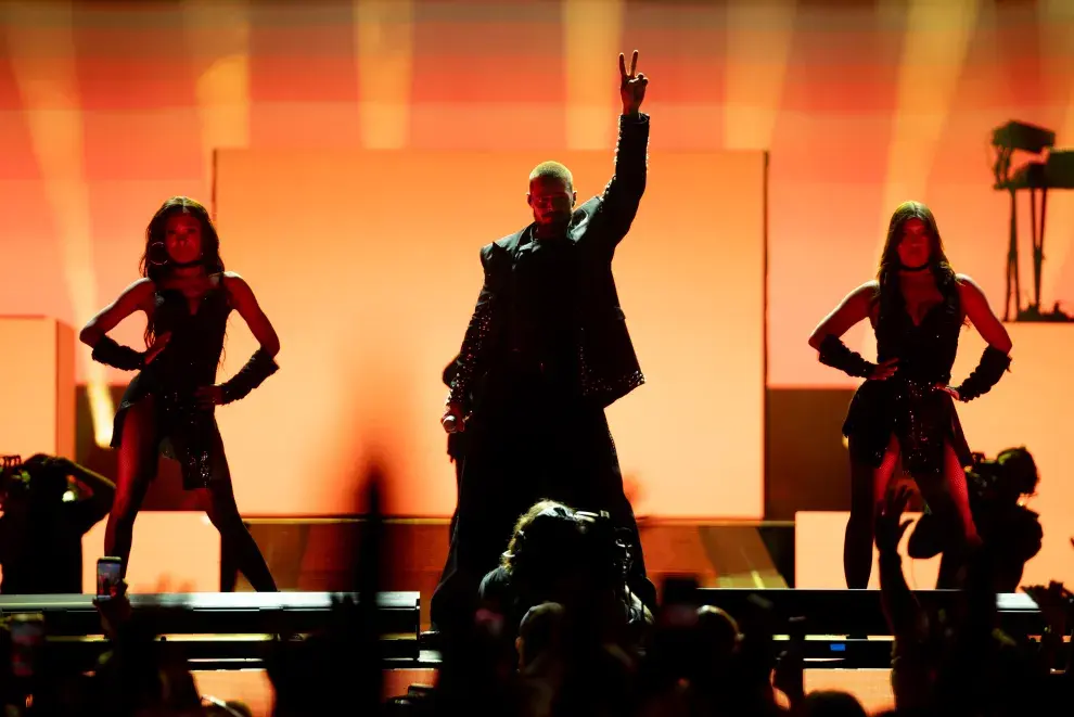 Ricky Martin y sus bailarines en el escenario del Campo de Polo.