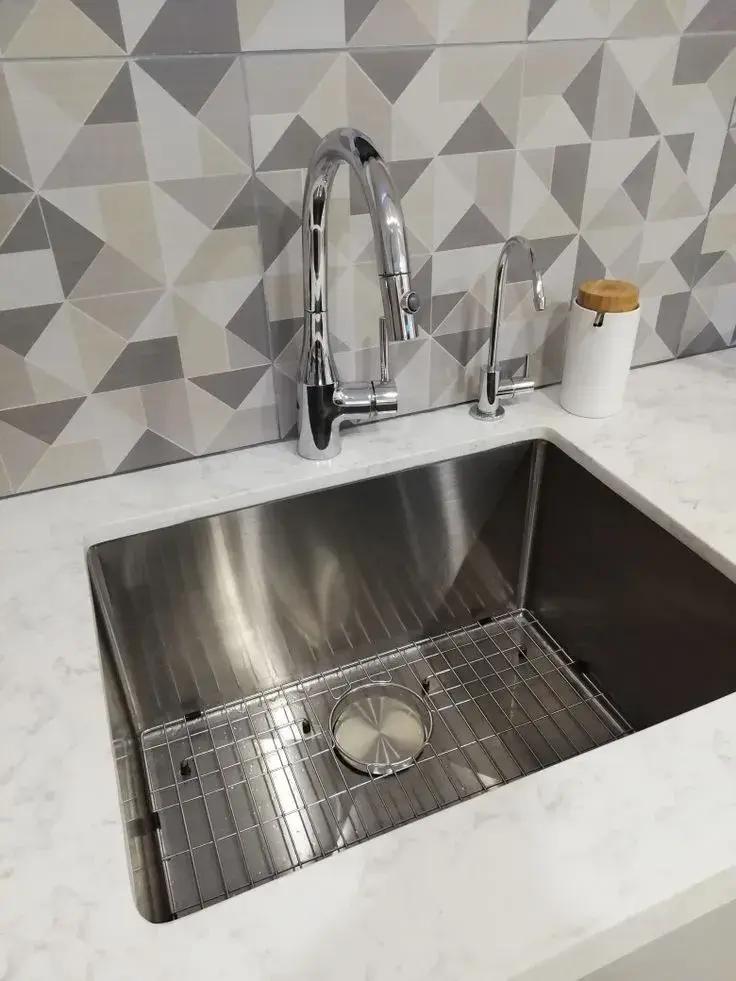 Las bachas dobles pasaron de moda: la alternativa que está en todas las cocinas reformadas de 2026