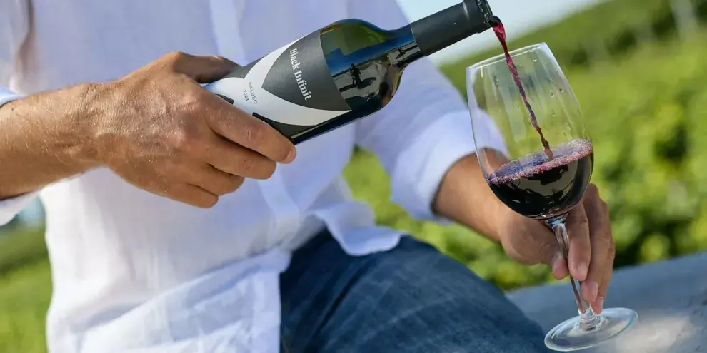 Black Infinit Red Blend, de Mastrantonio Wines