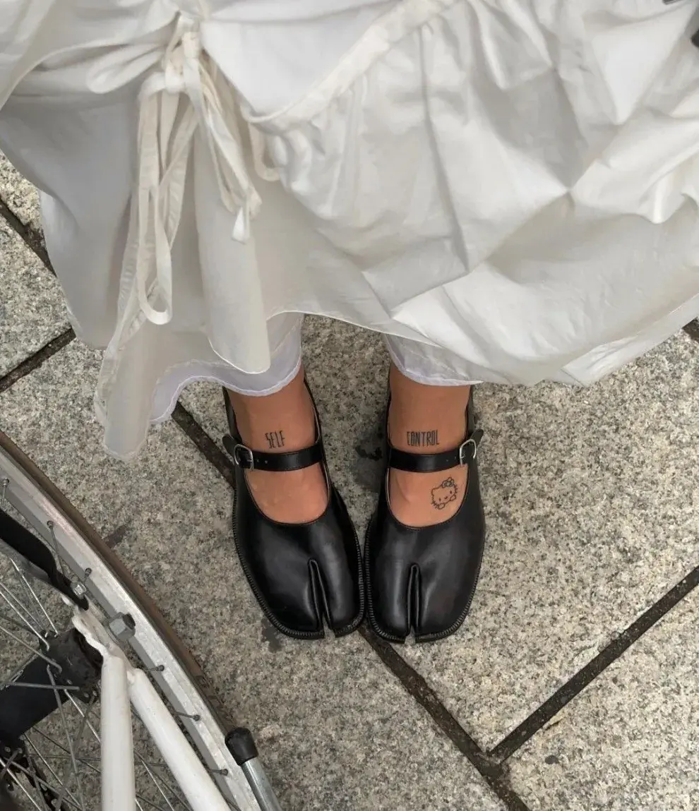 Botas slouchy, tabi shoes o ballerinas: ¿a qué calzado apostar este invierno 2026?