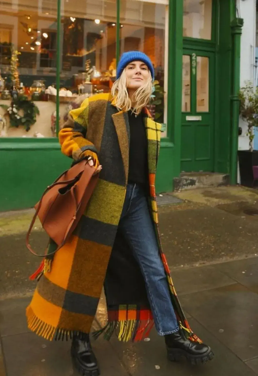 La clave está en combinar largos, colores y texturas para que el conjunto no se vea pesado.