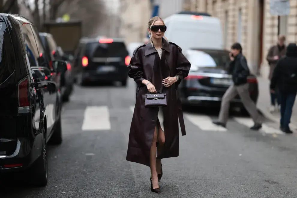 Marrón chocolate, verde musgo y bordó: los colores que van a dominar tu armario este otoño